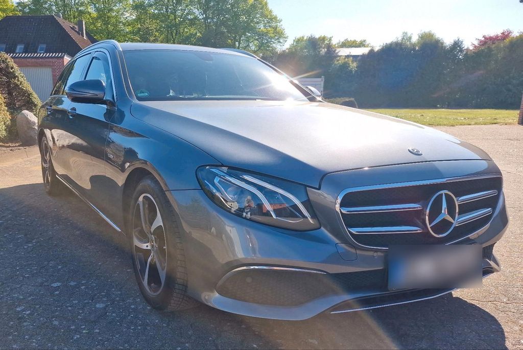 Image of Mercedes-Benz E 220