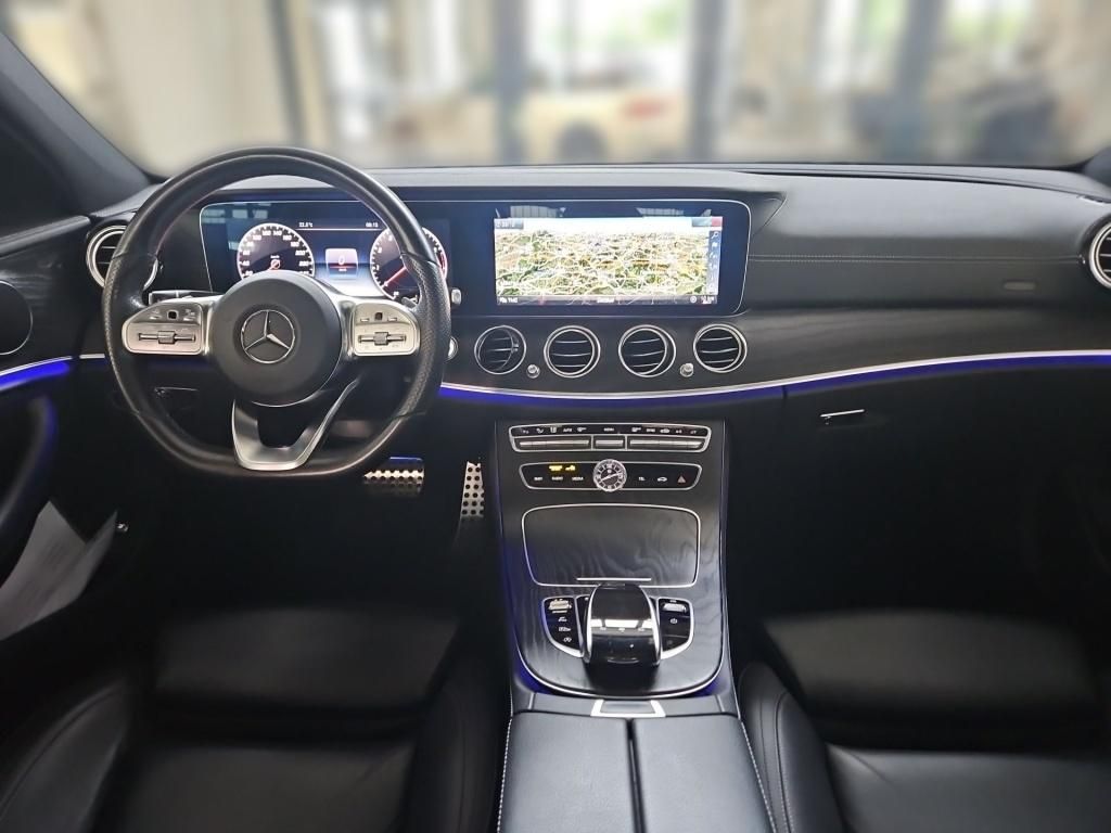 Fahrzeugabbildung Mercedes-Benz E 450 4M AMG Pano ACC Comand LED 360°
