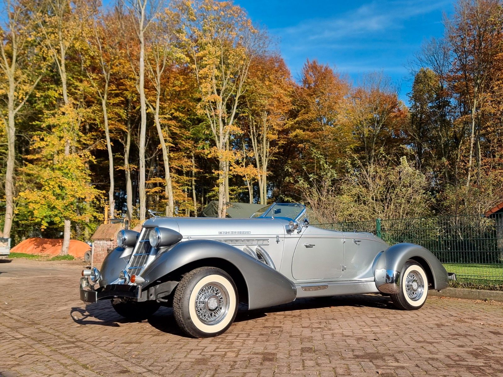 Fahrzeugabbildung Chevrolet Auburn Speedster/Unikat mit einmaligem Anhänger