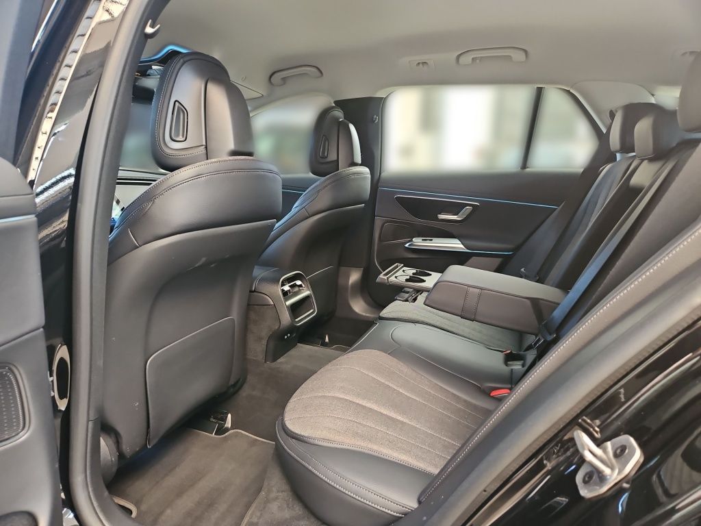 Fahrzeugabbildung Mercedes-Benz E 220 dT Avantg. Distronic+ AHK LED KeyLess SHZ