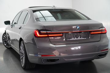 BMW 745 - 7