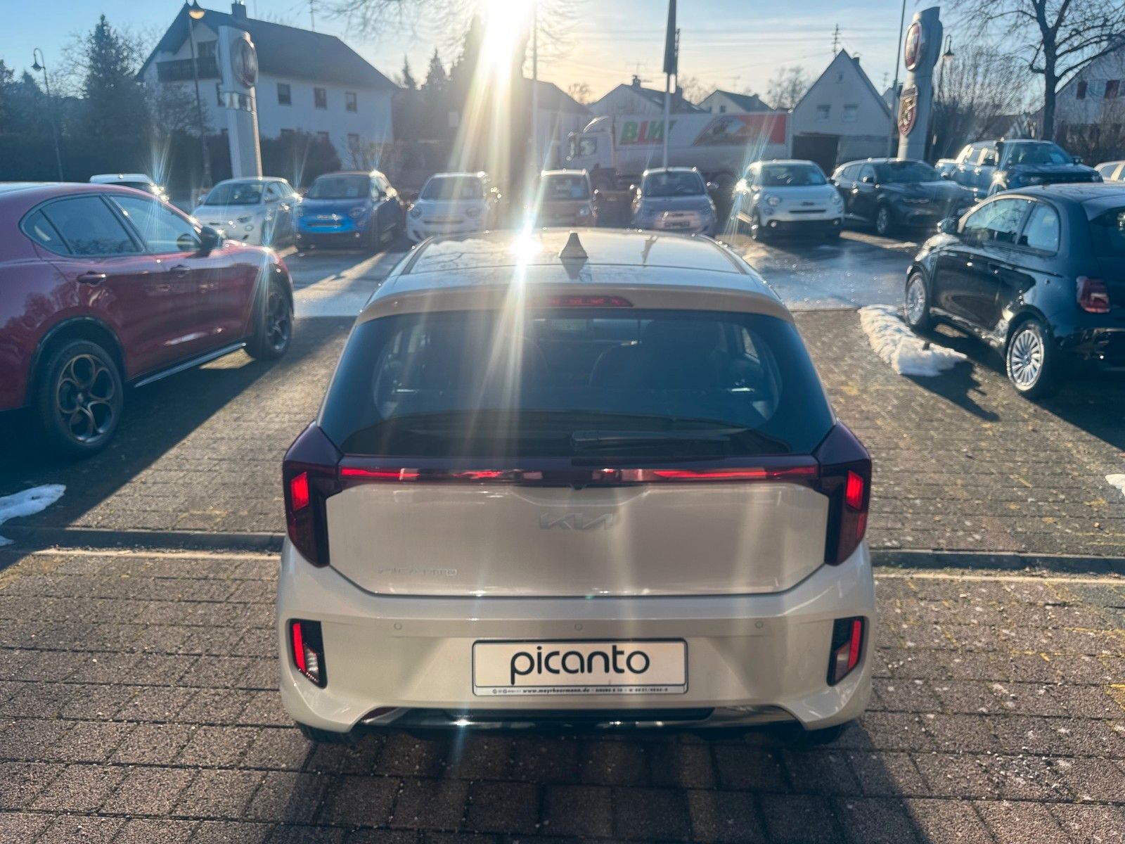 Fahrzeugabbildung Kia Picanto Sitz- Lenkradheizung Kamera PDC Navi