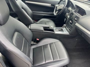 Mercedes E 220 - 10