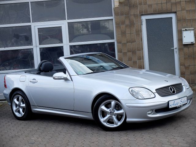 Mercedes-Benz SLK 200 -UNTERBODENBILDER - Erstlack - Rostfrei