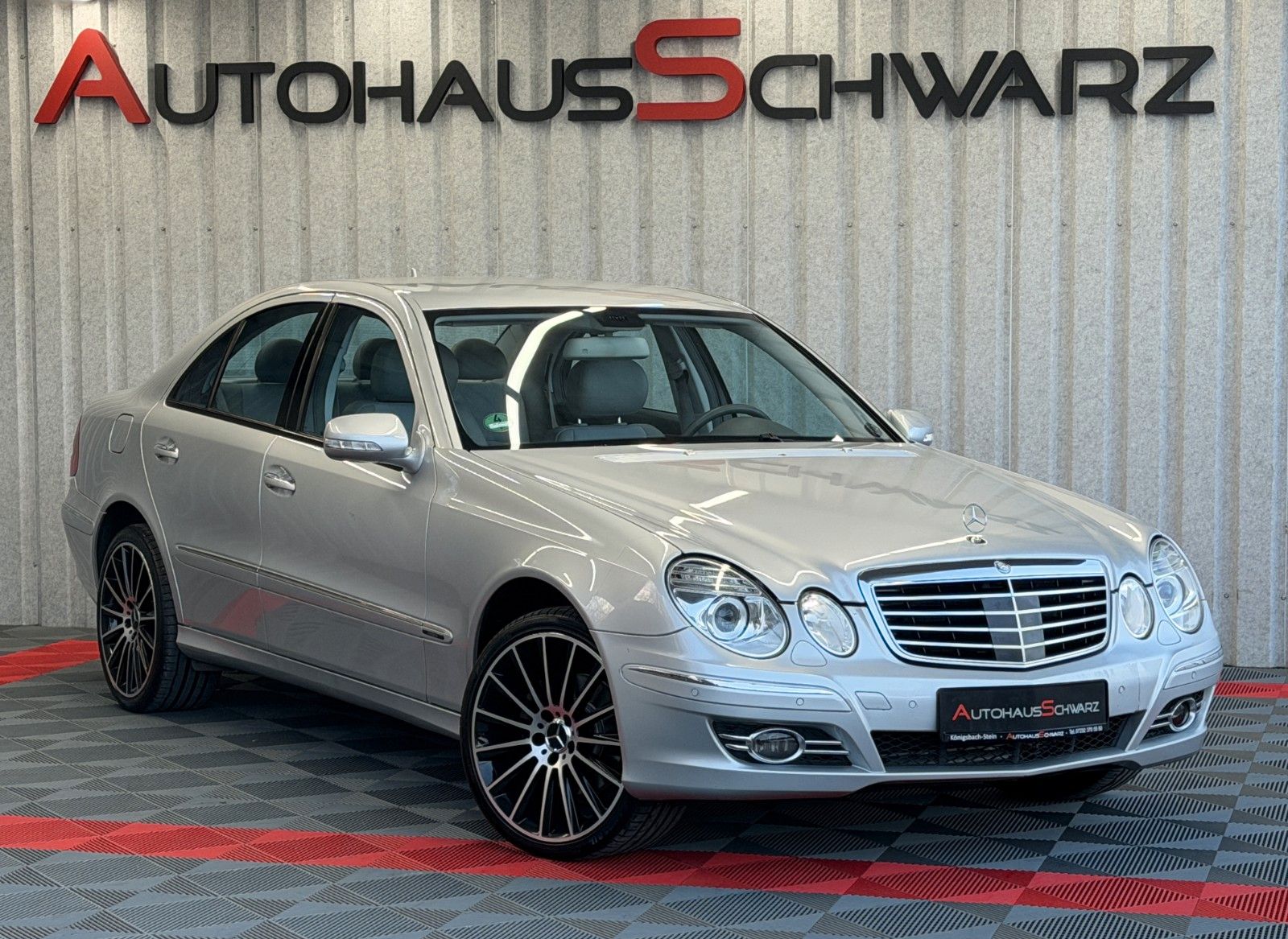 Mercedes-Benz E350 4Matic Airmatic Distronic T-Leder BiXenon