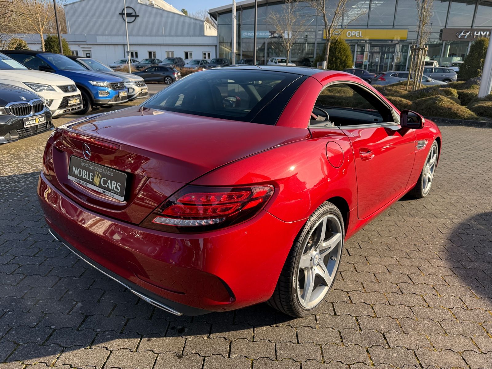 Fahrzeugabbildung Mercedes-Benz SLC 200 Roadster LED NAVI ALU