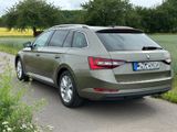 Skoda Combi 1.8 TSI DSG Style 7-Gang-DSG Bi-Xenon AAC - Skoda: Grün