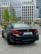 BMW M4 Cabrio Competition - schwarze BMW M4