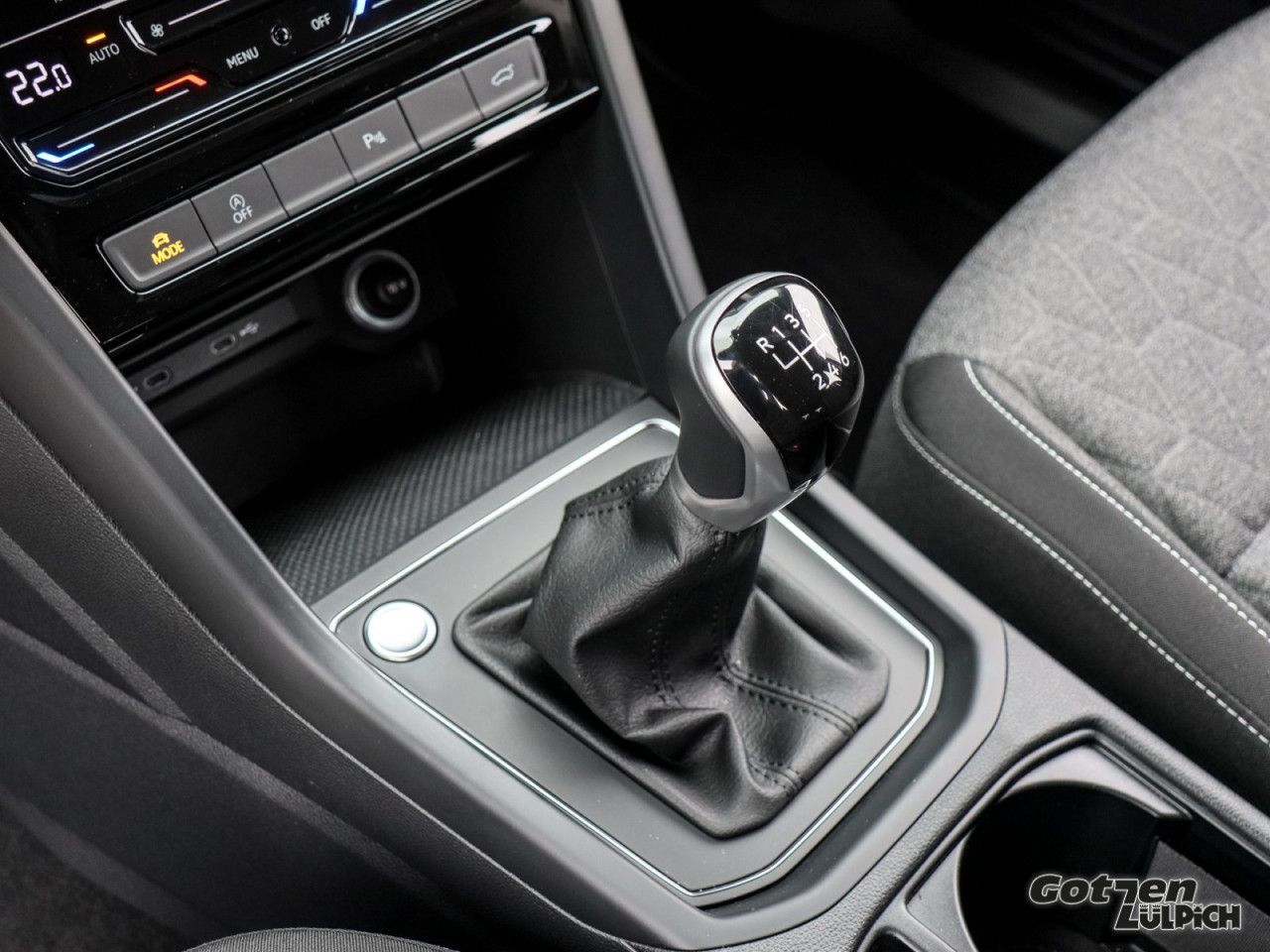 Fahrzeugabbildung Volkswagen Touran Move Navi PDC 7-Sitze AHK Family-Paket