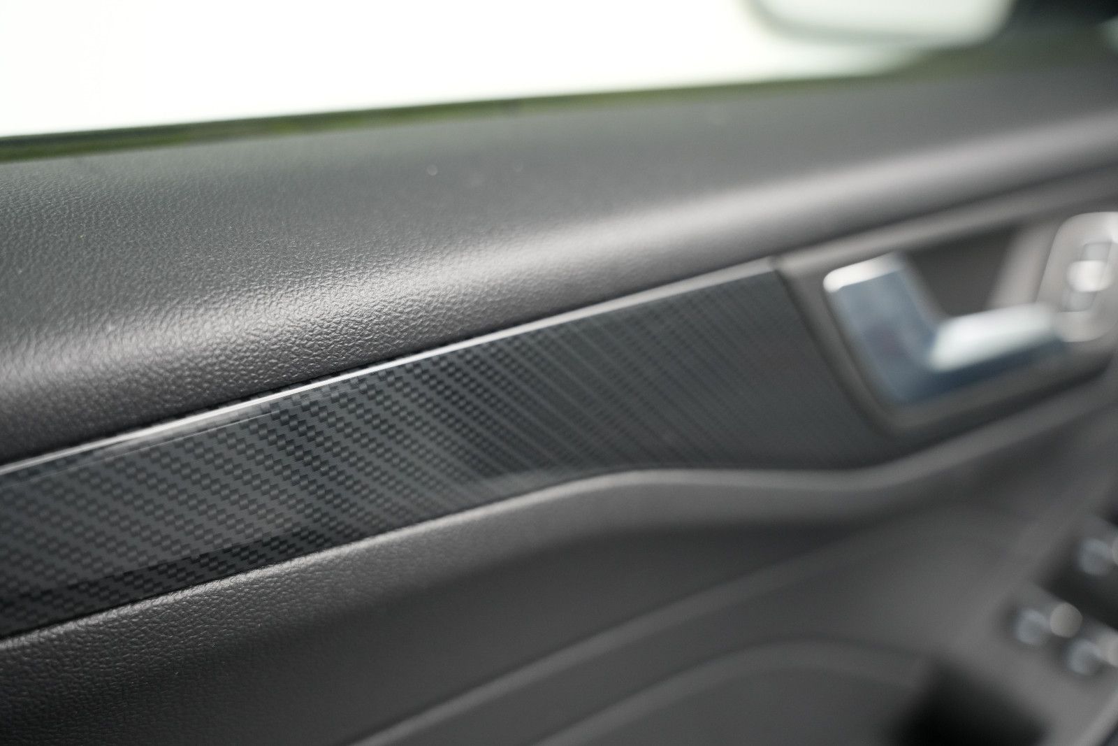 Fahrzeugabbildung Ford Kuga *ST-Line X*Panorama*HUD*Kamera*PlugInHybrid