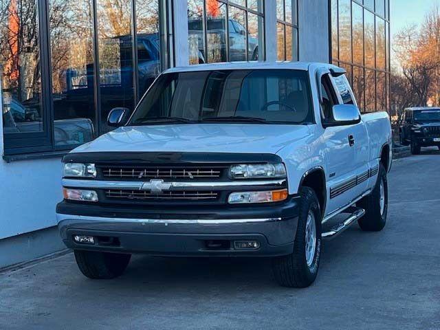 Chevrolet Silverado LS 1500 pickup Z71 all-wheel drive