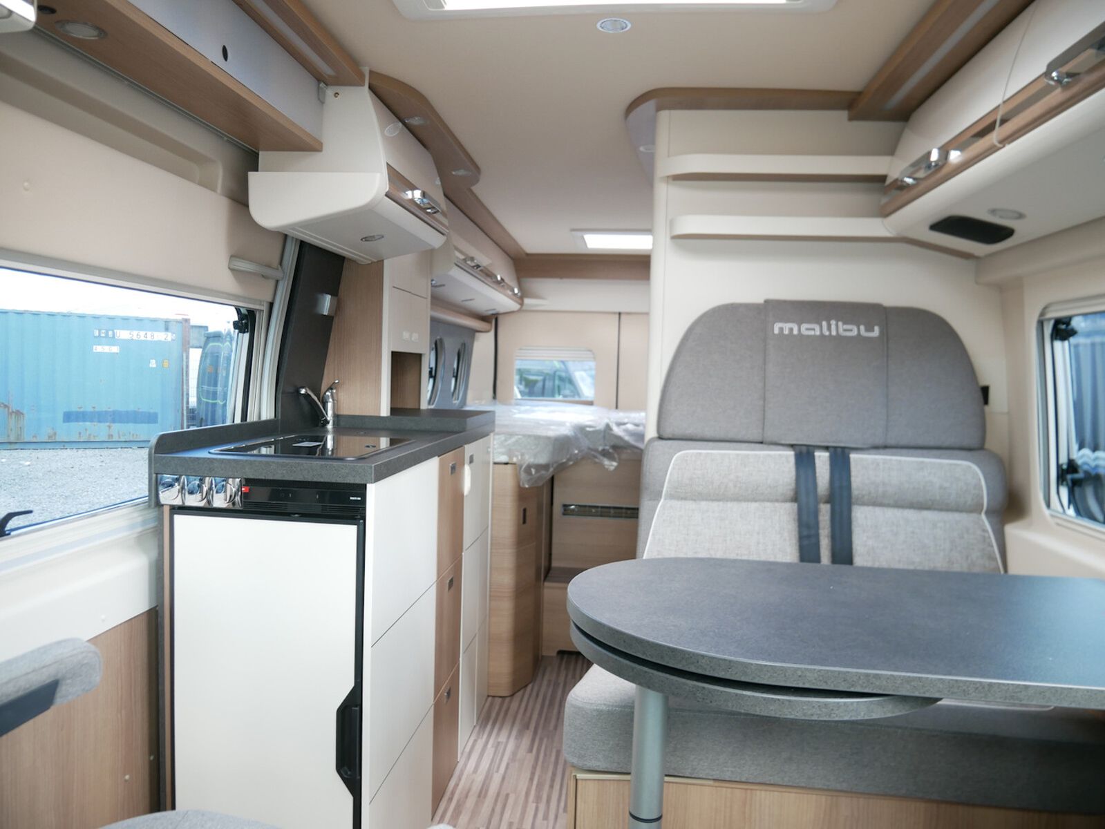 Fahrzeugabbildung Malibu Van first class - two rooms 640 LE RB D6E,Navi