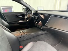 MERCEDES-BENZ E 220d/AMG-LINE/DISTR+/360GRAD/MBUX/J.STERNE