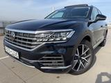 Volkswagen Touareg 3.0 TSI eHybrid*PANO*NAVI*MATRIX*AHK*VOL - Volkswagen Touareg: Plug-In Hybrid, Geländewagen, Automatik