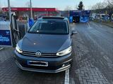 Volkswagen Touran Sound DSG PANO AHK ACC ZAHNRIEMEN - Volkswagen Touran: Zahnriemen