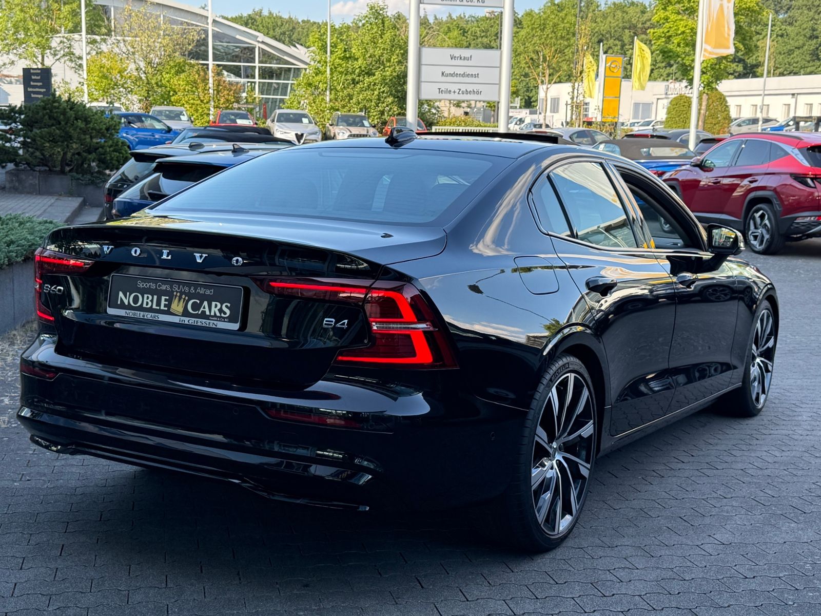 Fahrzeugabbildung Volvo S60 Lim. Plus Dark PANO H/K LED 20"