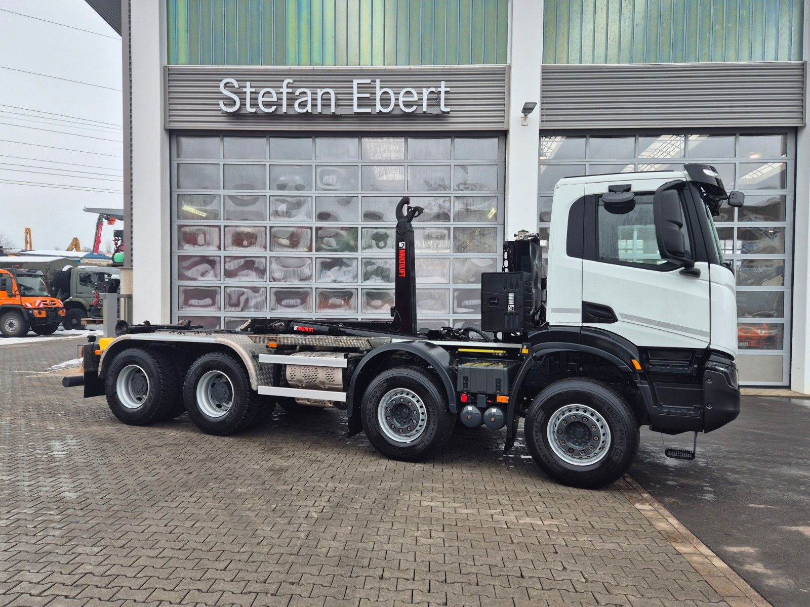 Fahrzeugabbildung Iveco X-Way AD360X48Z/P HR 8x4 HIAB ULT26S59