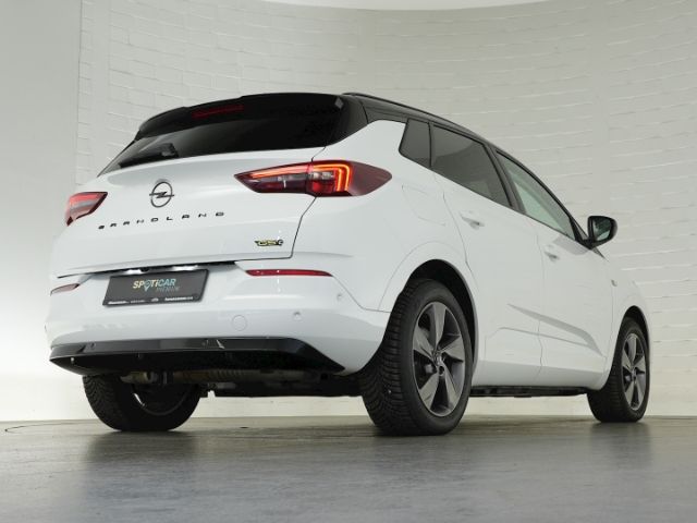 Grandland GSe PHEV 4X4 AT+AHK+NAVI+360 GRAD KAME