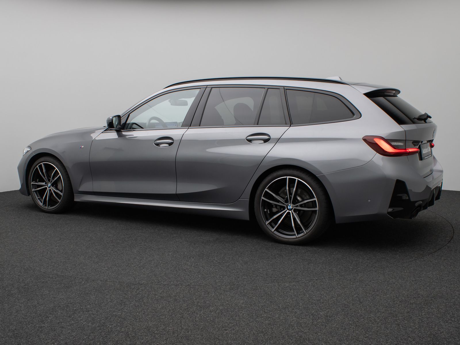 Fahrzeugabbildung BMW 330i  M Sport Panorama 360° HUD DAB H/K 19Zoll