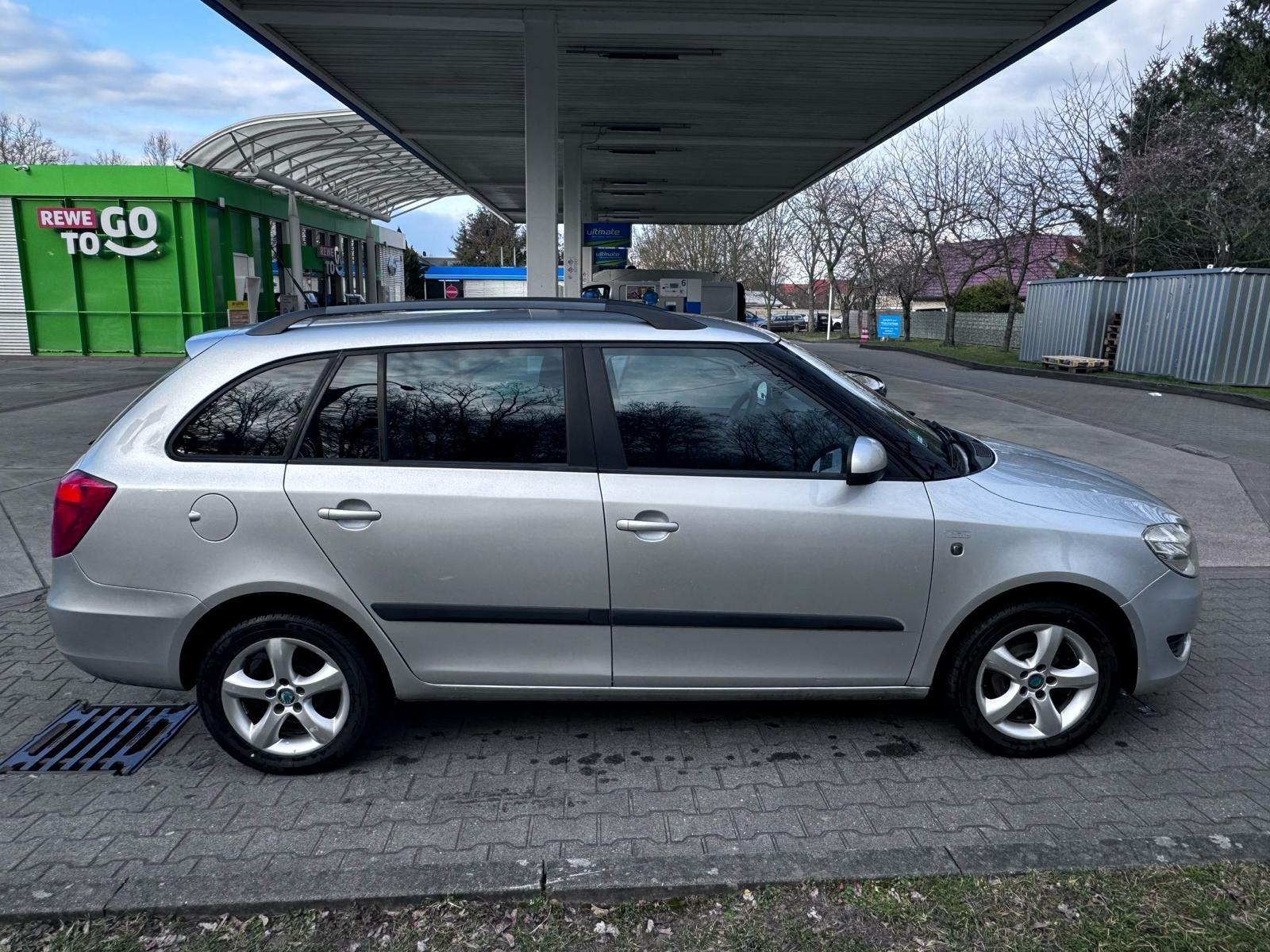 Skoda Fabia 2013 — interior