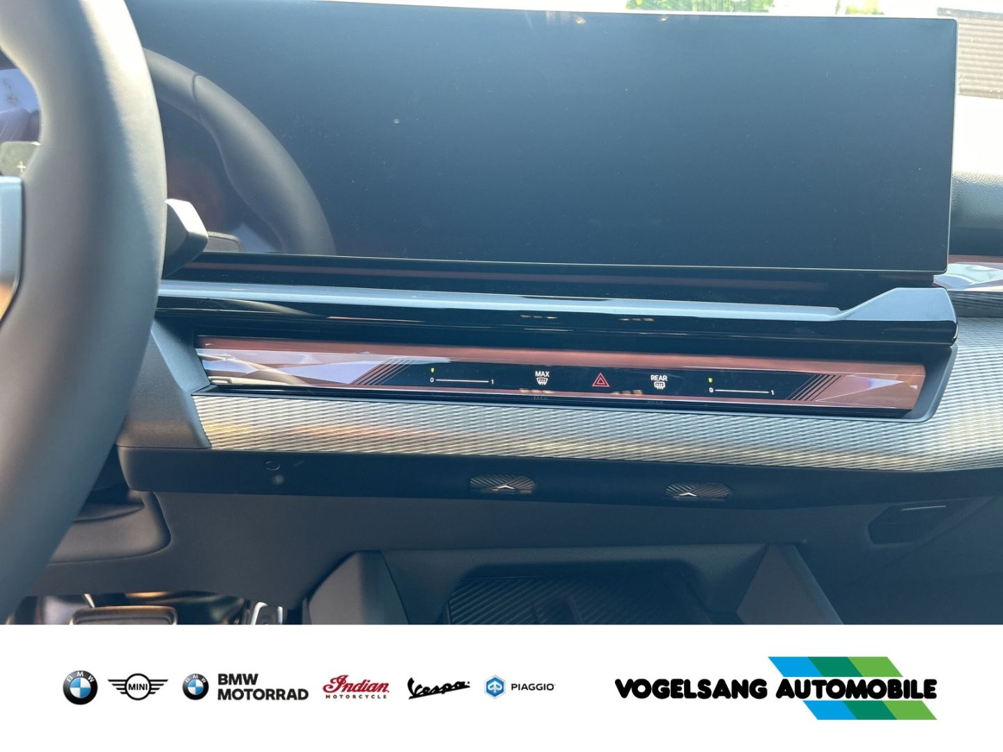 Fahrzeugabbildung BMW 520 i M Sport I Park-Assistent Sportpaket HUD AH