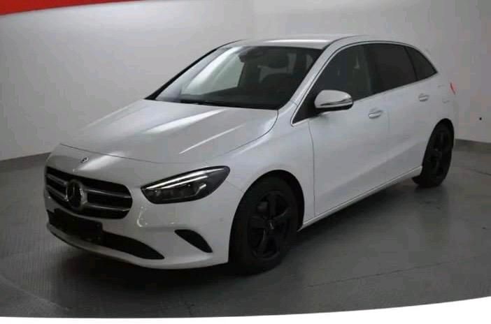 Image of Mercedes-Benz B 200