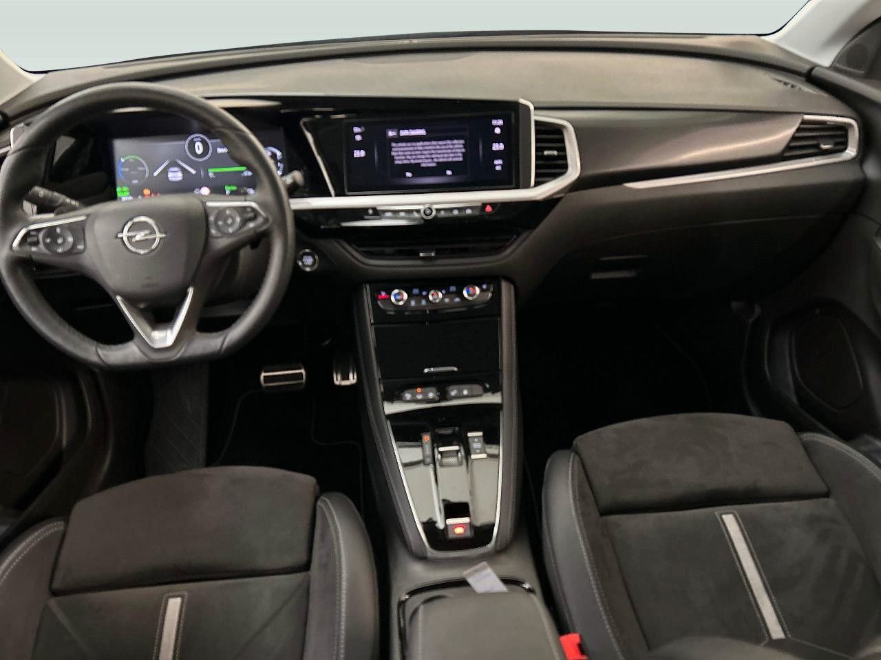 Fahrzeugabbildung Opel Grandland (X) 1.6T GSe HYBRID 4X4 NAVI/LED/SPORT