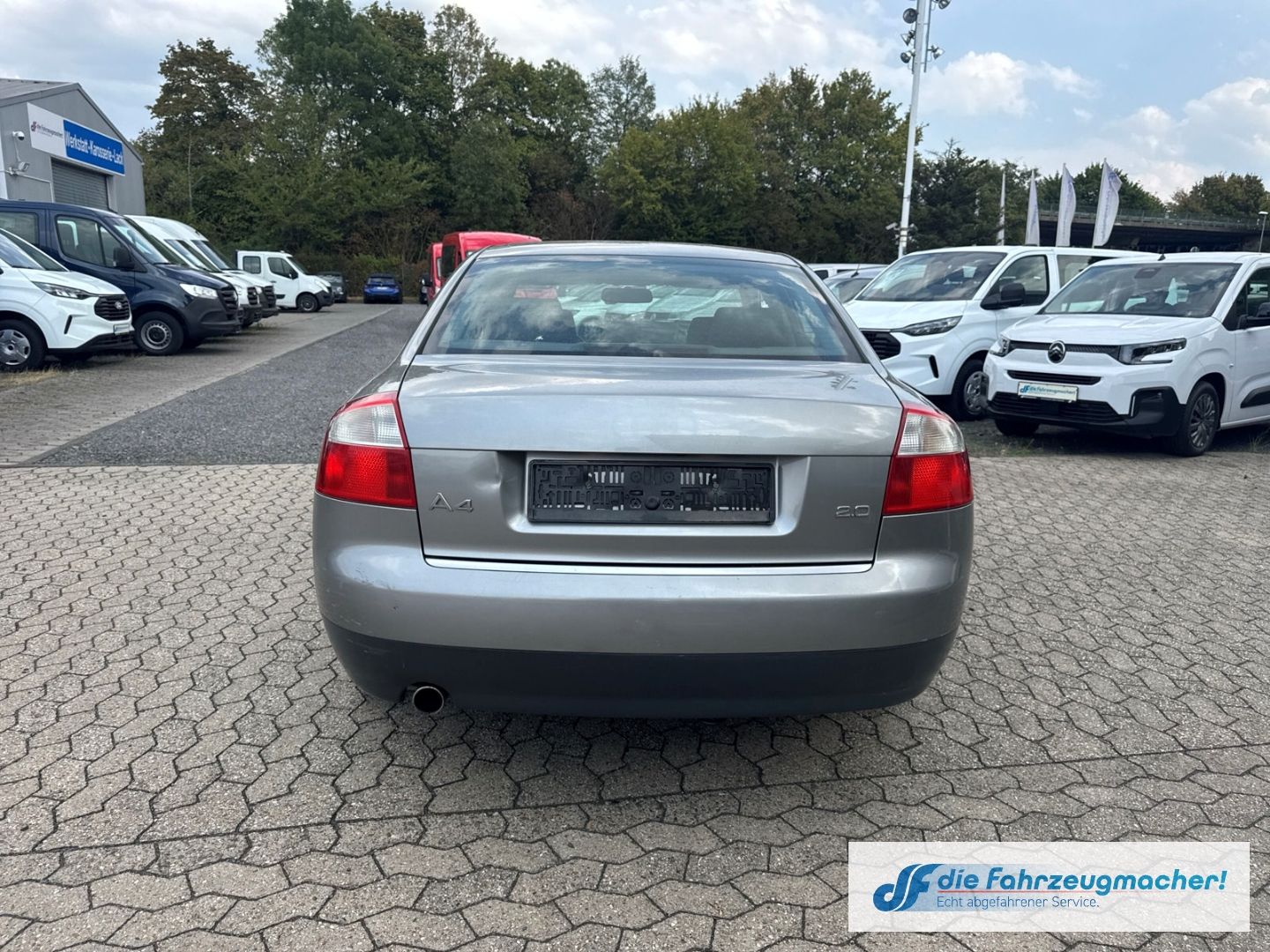 Fahrzeugabbildung Audi A4 2.0 Klimaautom Alu el.SP Spieg. *EXPORT
