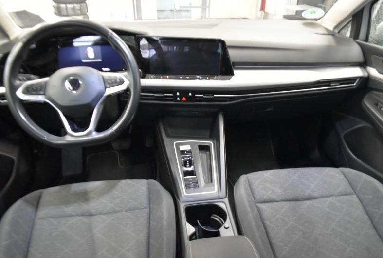 Volkswagen Golf VIII Variant 2.0 TDI DSG Life LED NAVI SHZ 