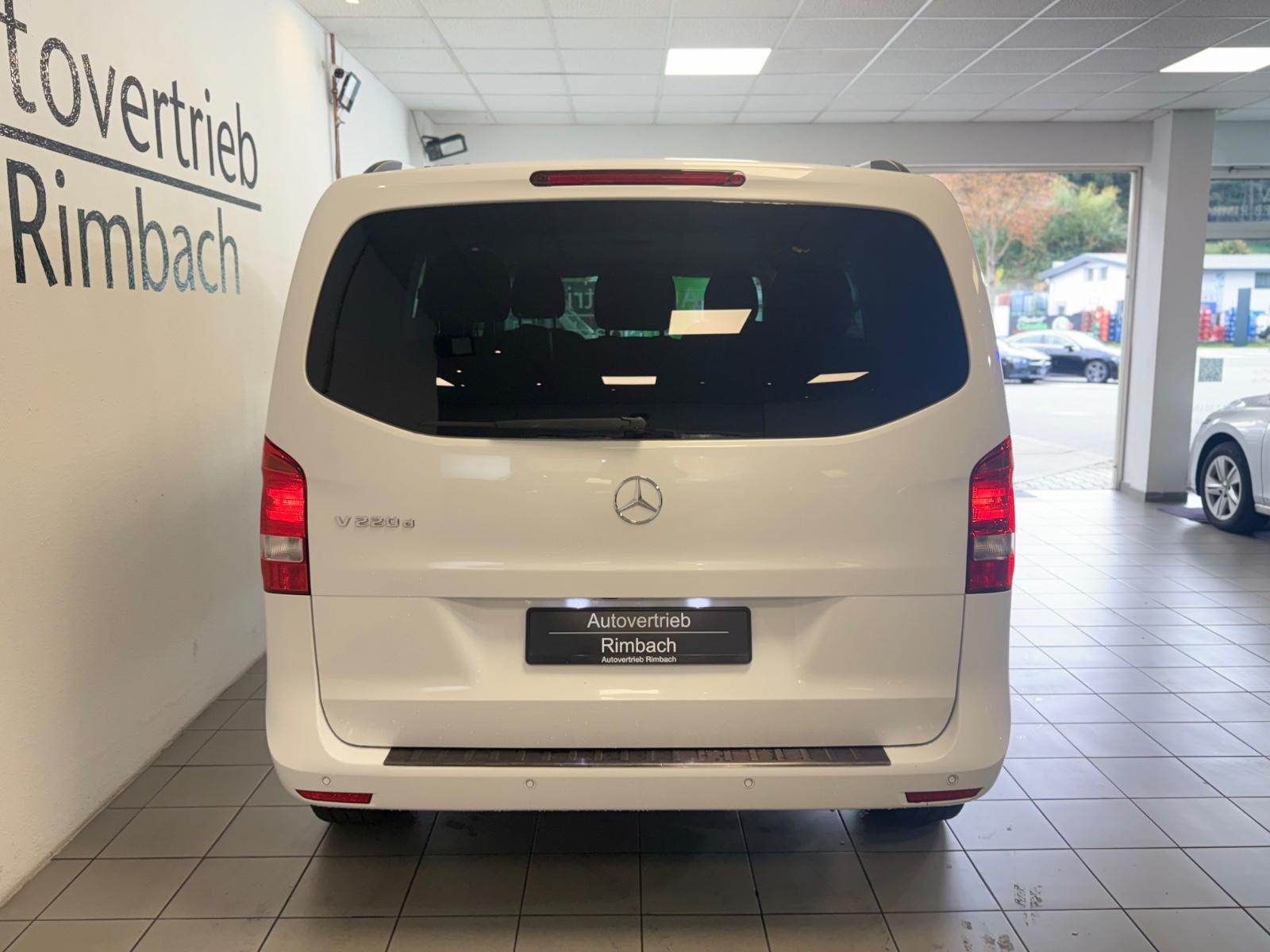 Mercedes-Benz Classe V 220 d | 163 ch | BVM | Attelage | Éclairage d'ambiance | Régulateur de vitesse | Vitres arrière surteintées