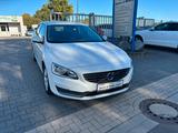 Volvo V60  Kinetic SH,NAVI,AHK,KLIMA UVM - gebrauchte Volvo V60 aus dem Jahr 2014