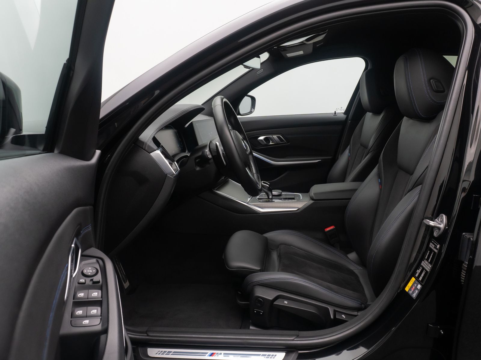 Fahrzeugabbildung BMW 330e xD M Sport DAB Laser Alarm Komfort 19Zoll