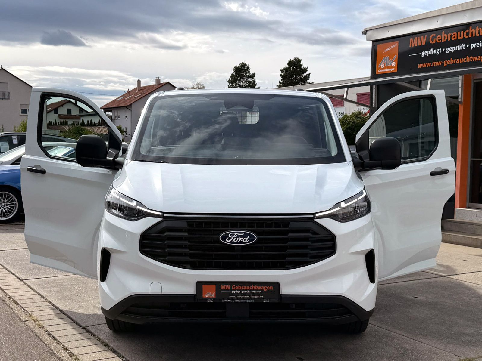 Fahrzeugabbildung Ford Transit Custom Kasten 320 L2 Trend ACC KAM AHK