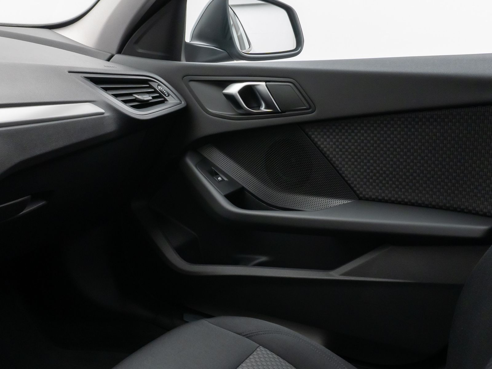 Fahrzeugabbildung BMW 118i DAB CockPitPr PDC Alarm Geschwindigkeitsreg