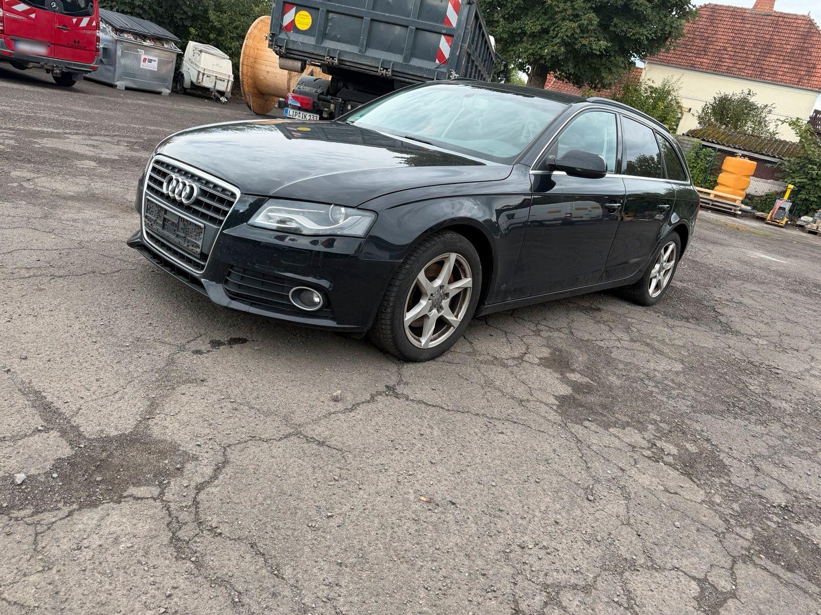 Audi A4 2011 — photo 6