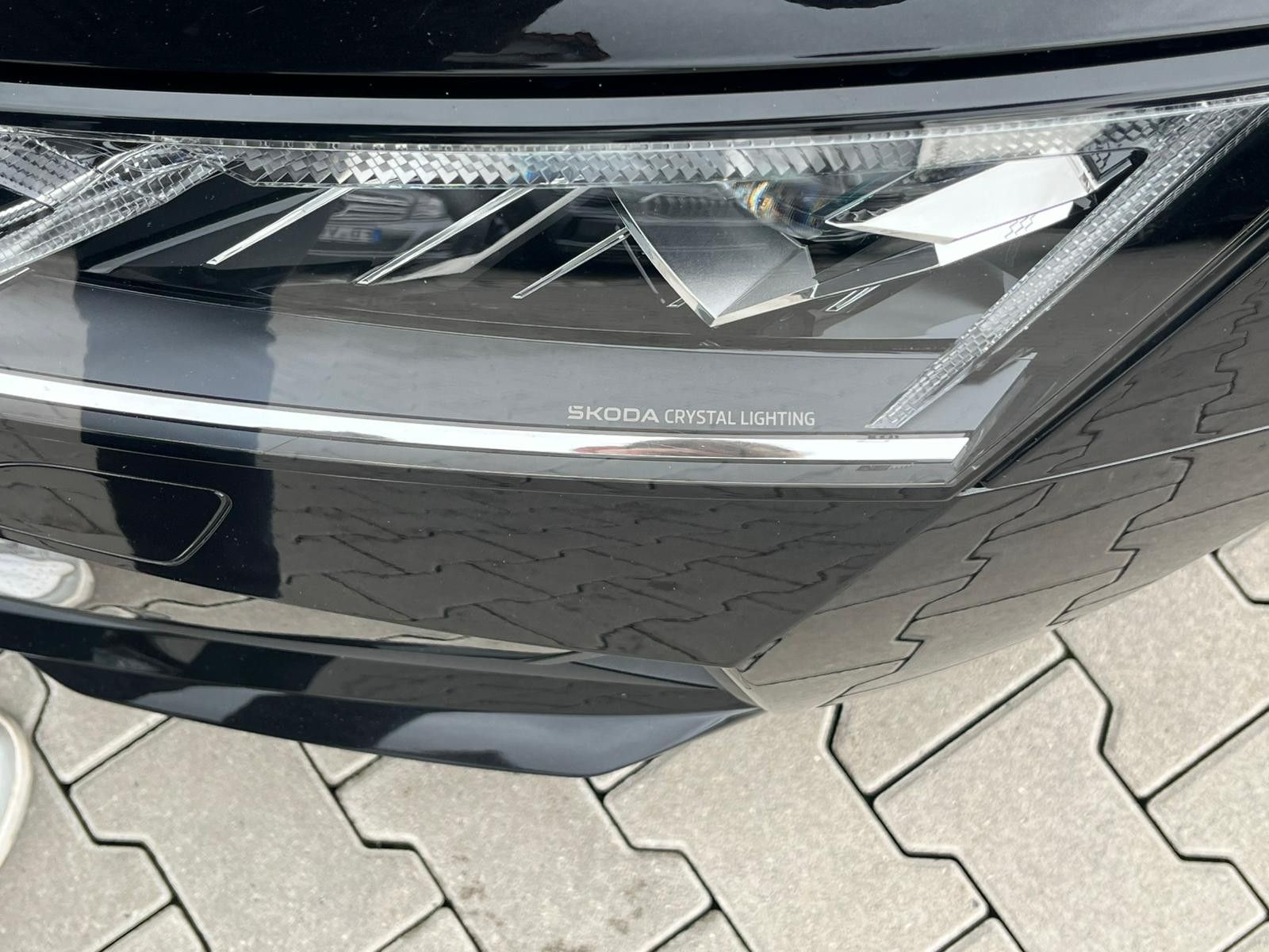 Fahrzeugabbildung SKODA Octavia 2.0 DSG Sportline MATRIX*PANO*CANT.*5J.G