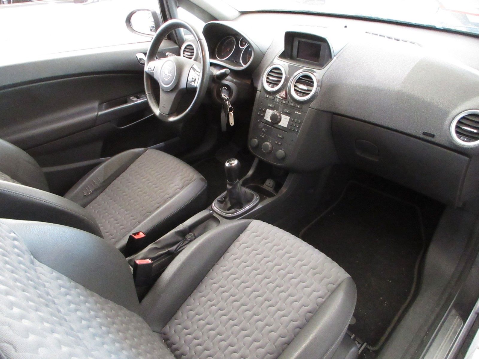 Fahrzeugabbildung Opel Corsa D Innovation 1.4 OPC/SHZ/LHZ/17"ALUPDC