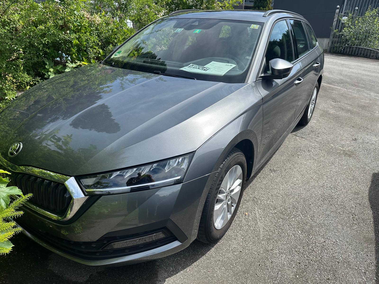 Skoda Octavia 1.5ACT*AHK*PDC*ACC*NAVI*SHZ*HEADUP*WSHZ*