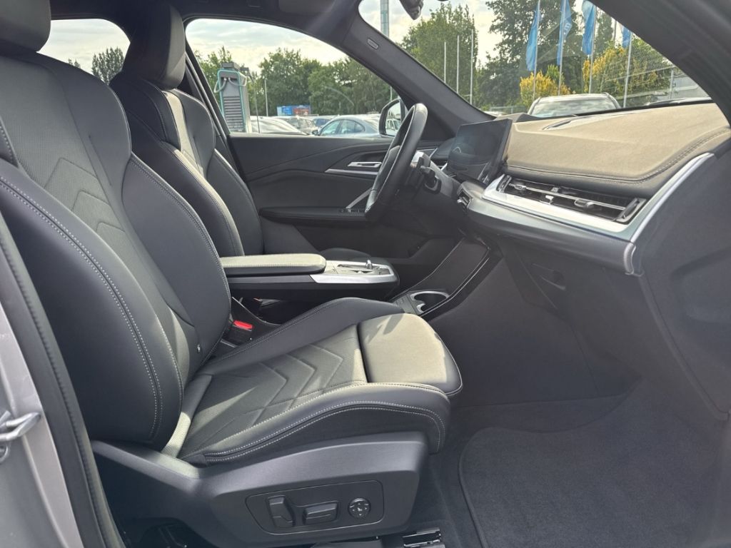 BMW X1 xDrive 30e M Sportpaket AHK Pano ACC HUD Harm foto 15