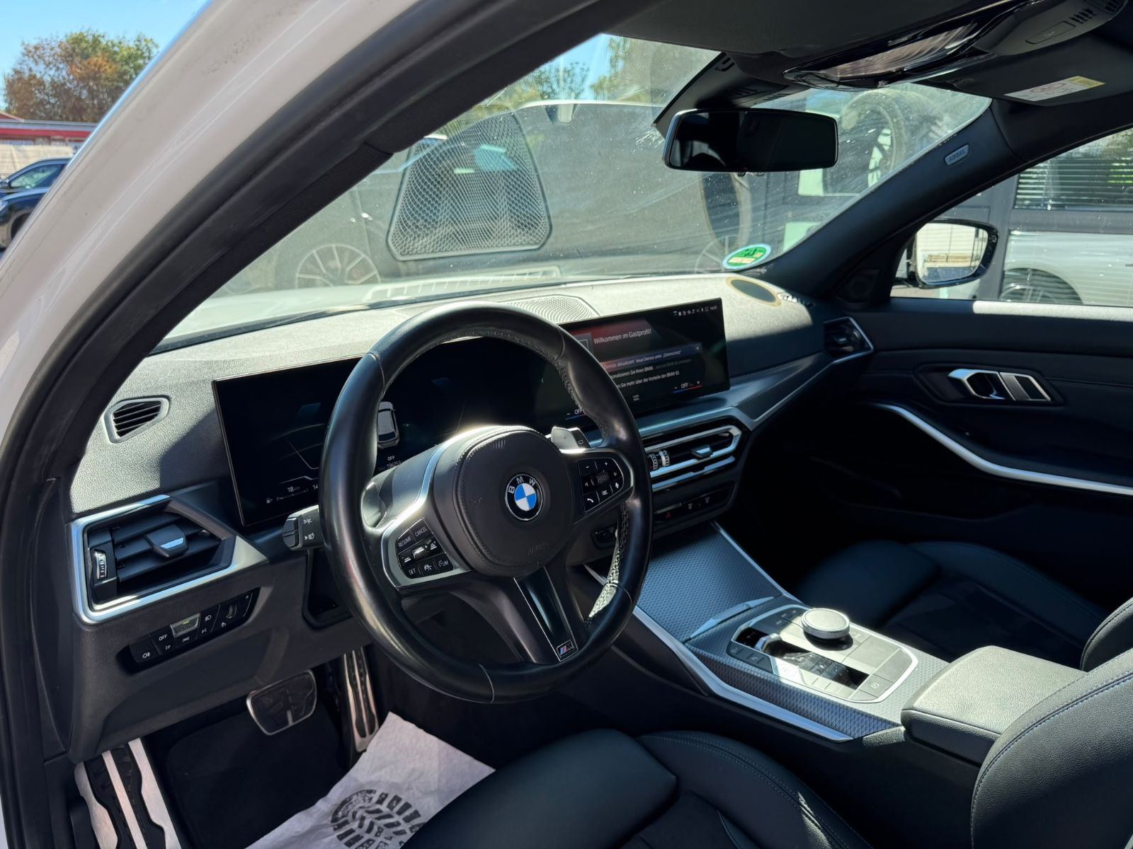 BMW 320 320 d Touring Aut M Sportpaket*LED*HiFI*Kamera*, Ansicht 30