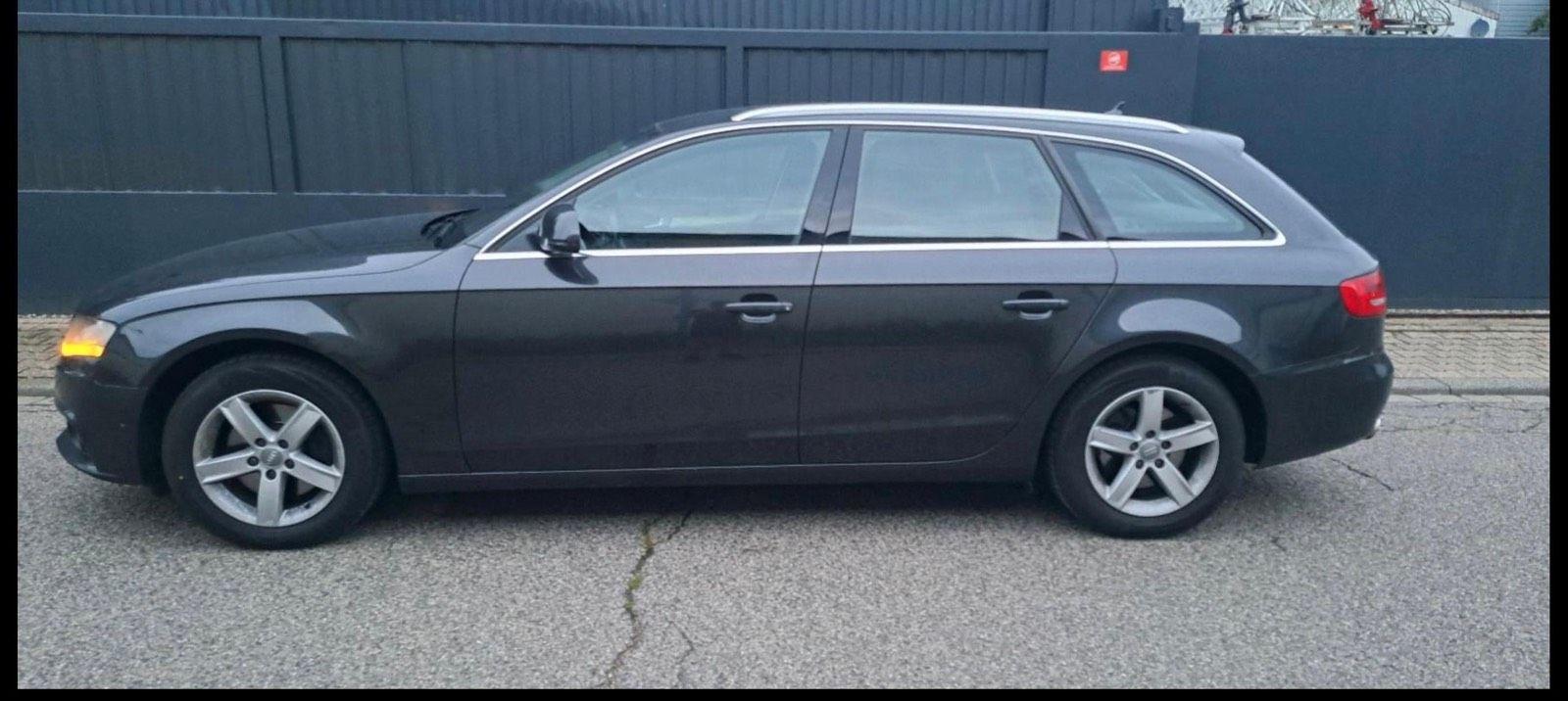 Audi A4 2009 — photo 11