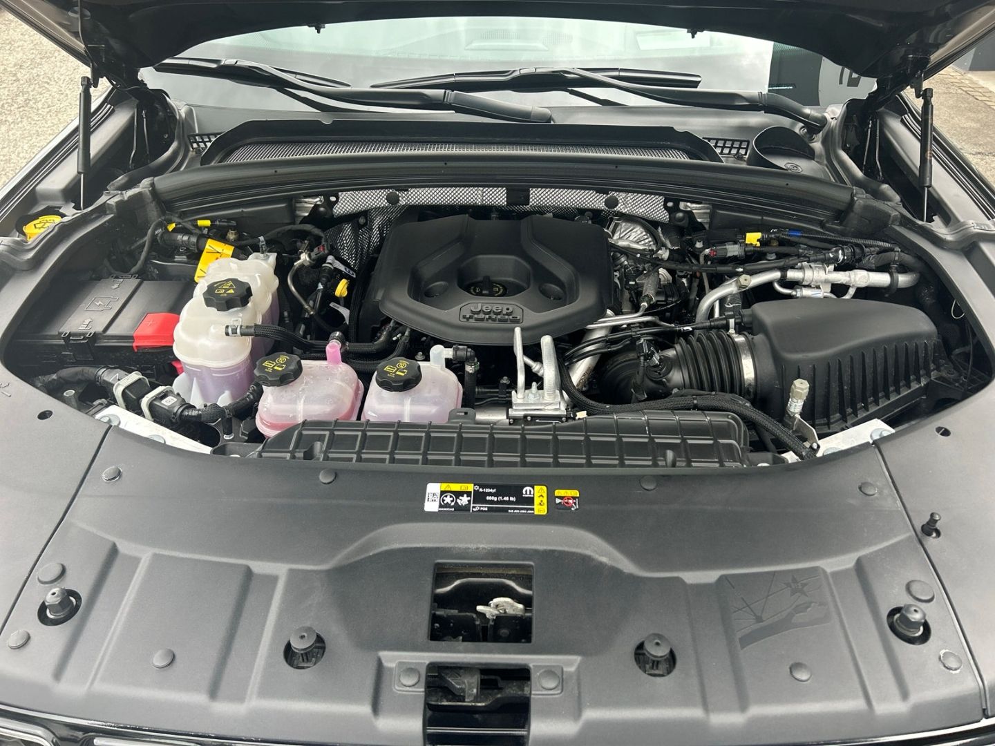 Fahrzeugabbildung Jeep Grand Cherokee 4xe Overland HUD Navi Leder AHK