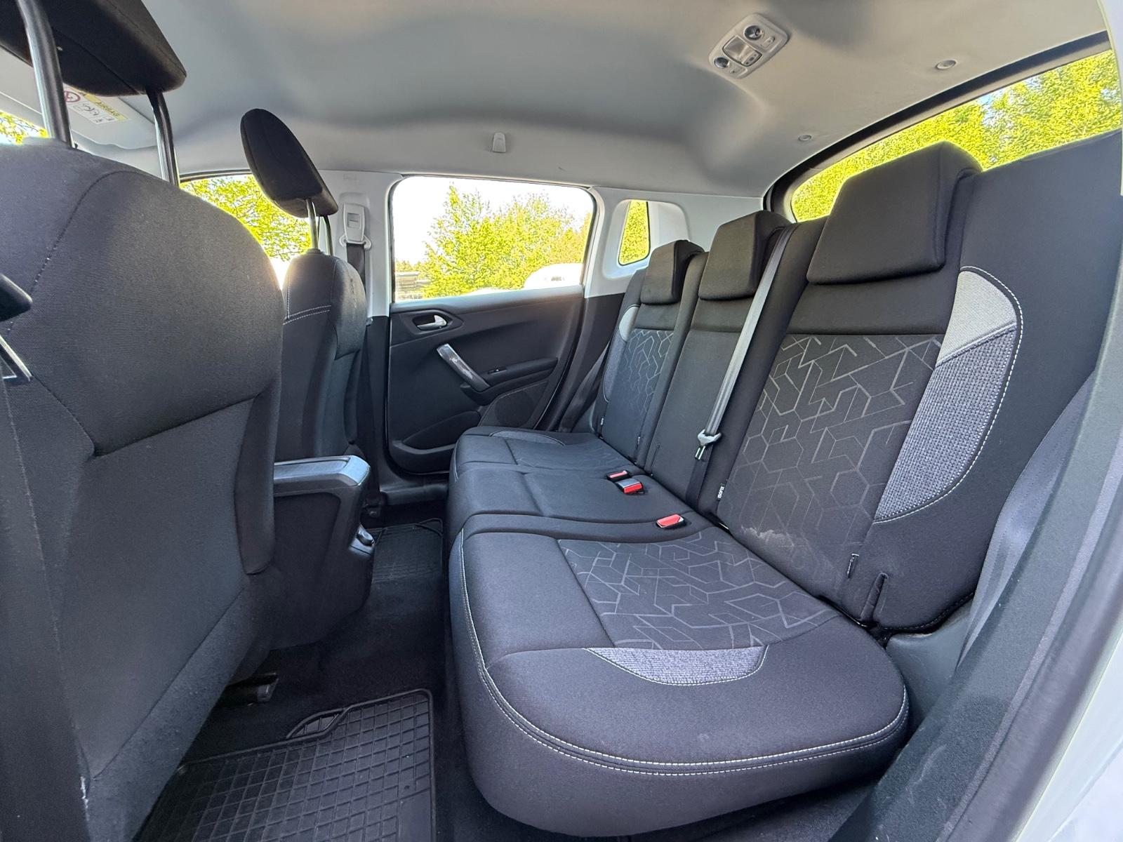 Peugeot 2008 Active SHZ*PDC*KLIMA*AUTOMATIK*