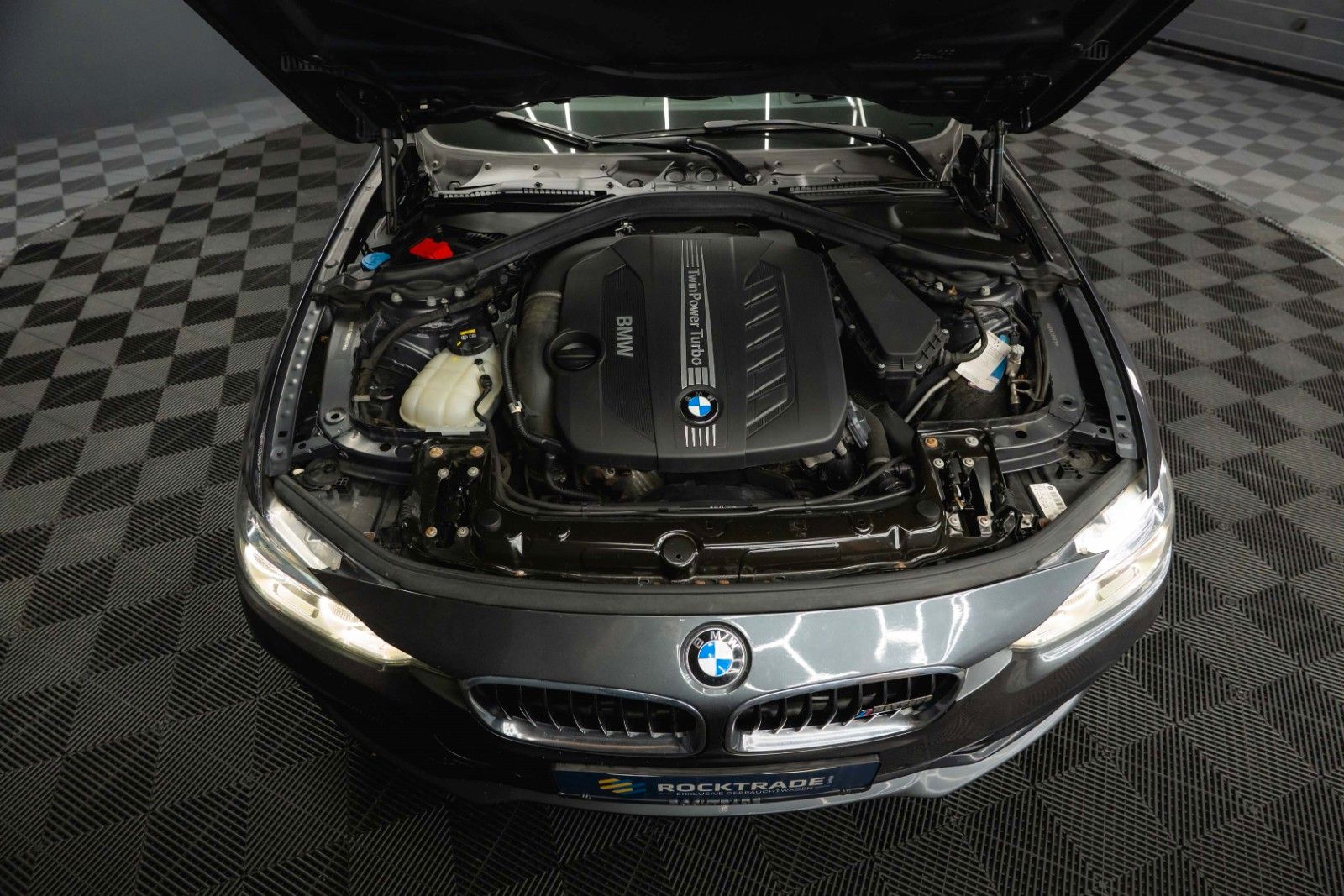 Fahrzeugabbildung BMW 335d xDrive Sport Line | LED | Pano | HUD | TÜV