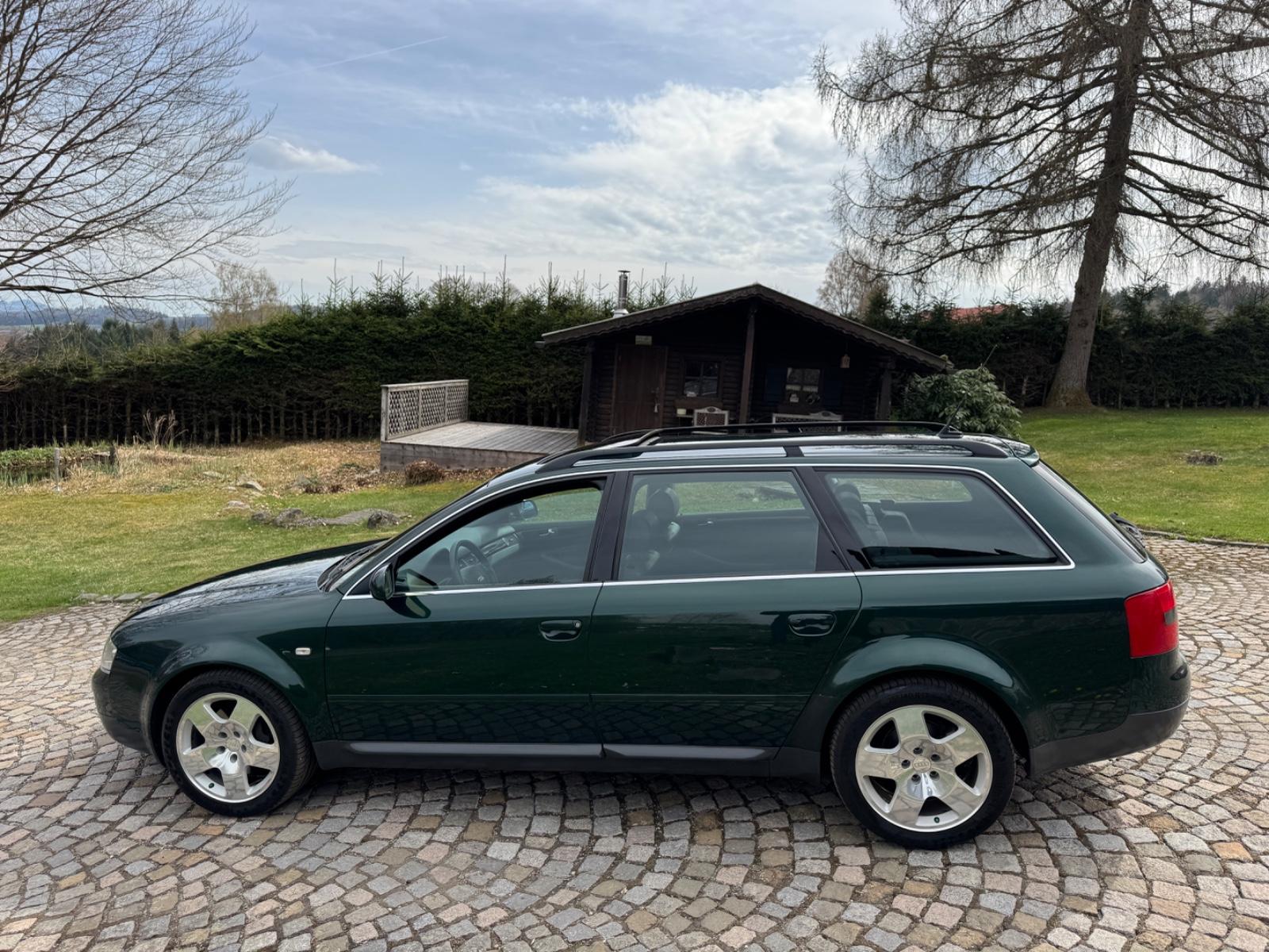 Audi A6 4.2 Avant quattro 161 km Service/TÜV Neu!
