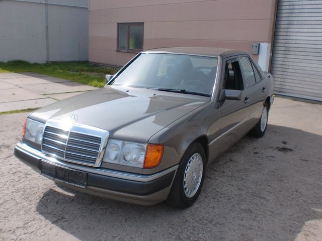 Mercedes-Benz 230E,Automatik,H-Zulassung,Sammlerzustand!