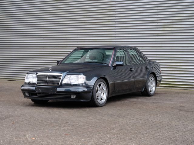 Mercedes-Benz W124 E500 Limited Nur 52.153km