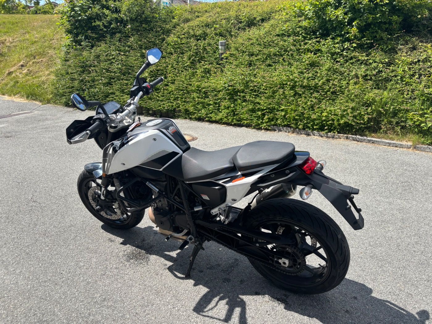 Fahrzeugabbildung KTM 690 Duke