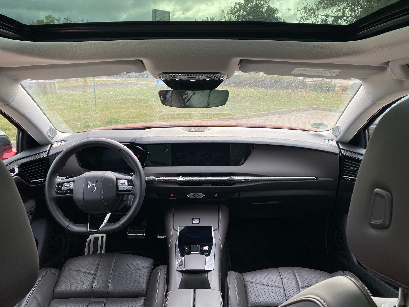 Fahrzeugabbildung DS Automobiles DS4 PT130 Autom. OPERA *Schiebedach*Leder*360°Ca