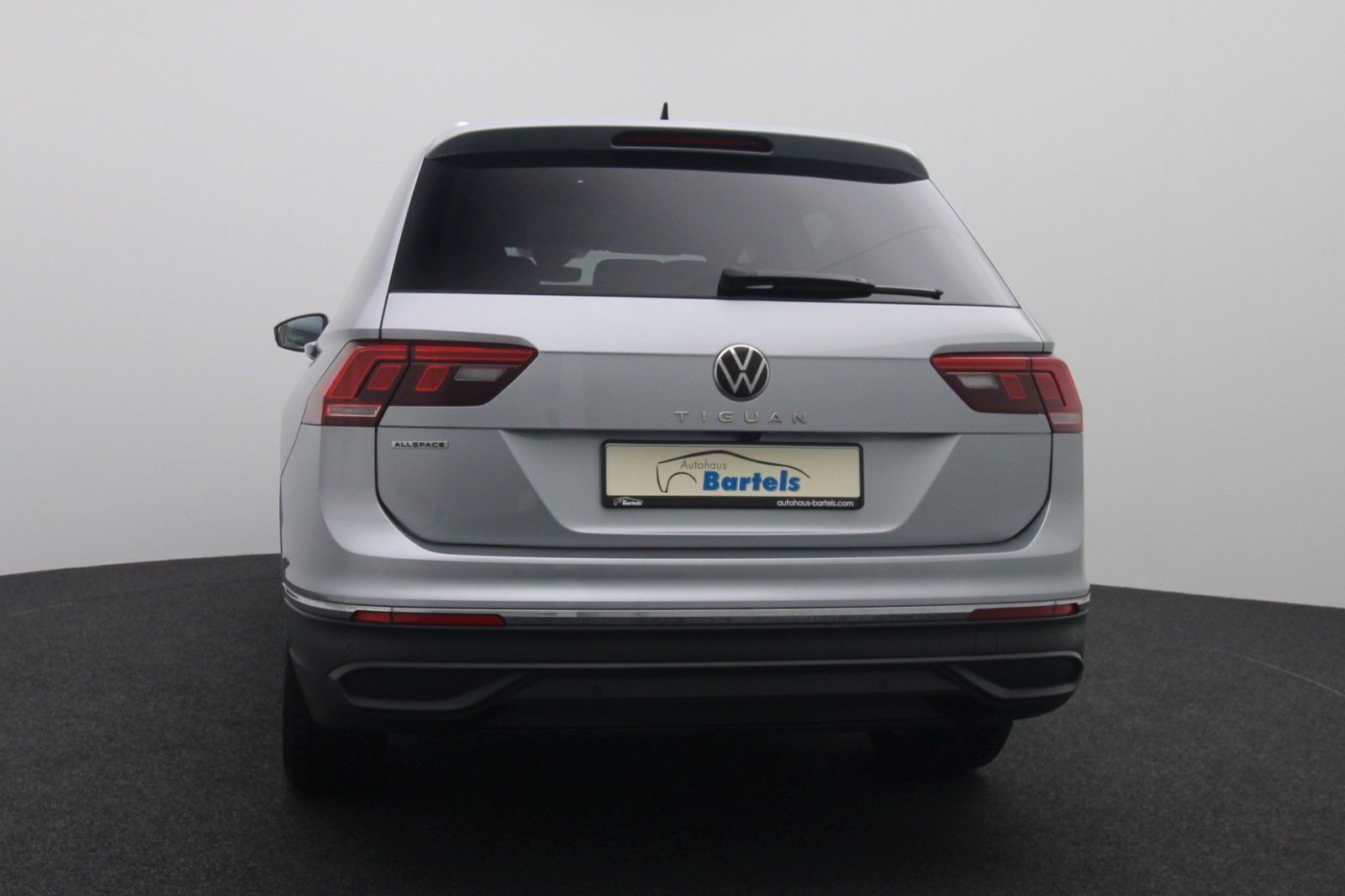 Fahrzeugabbildung Volkswagen Tiguan Allspace Life DSG ACC AHK 7Sitze LED